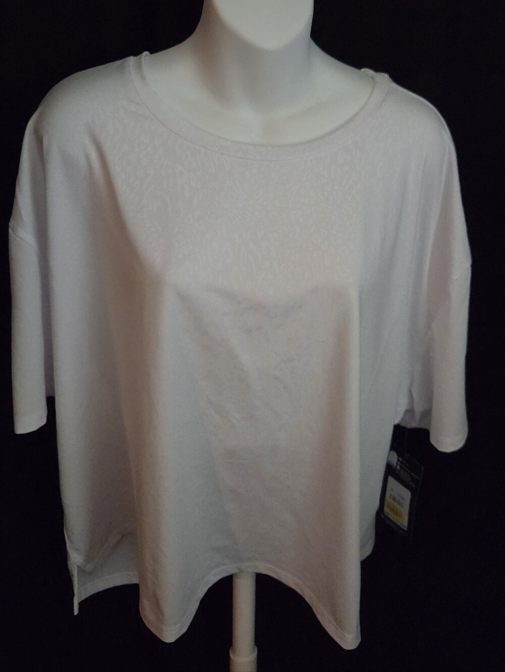 XL-Women's Relaxed Short Sleeve Top - White